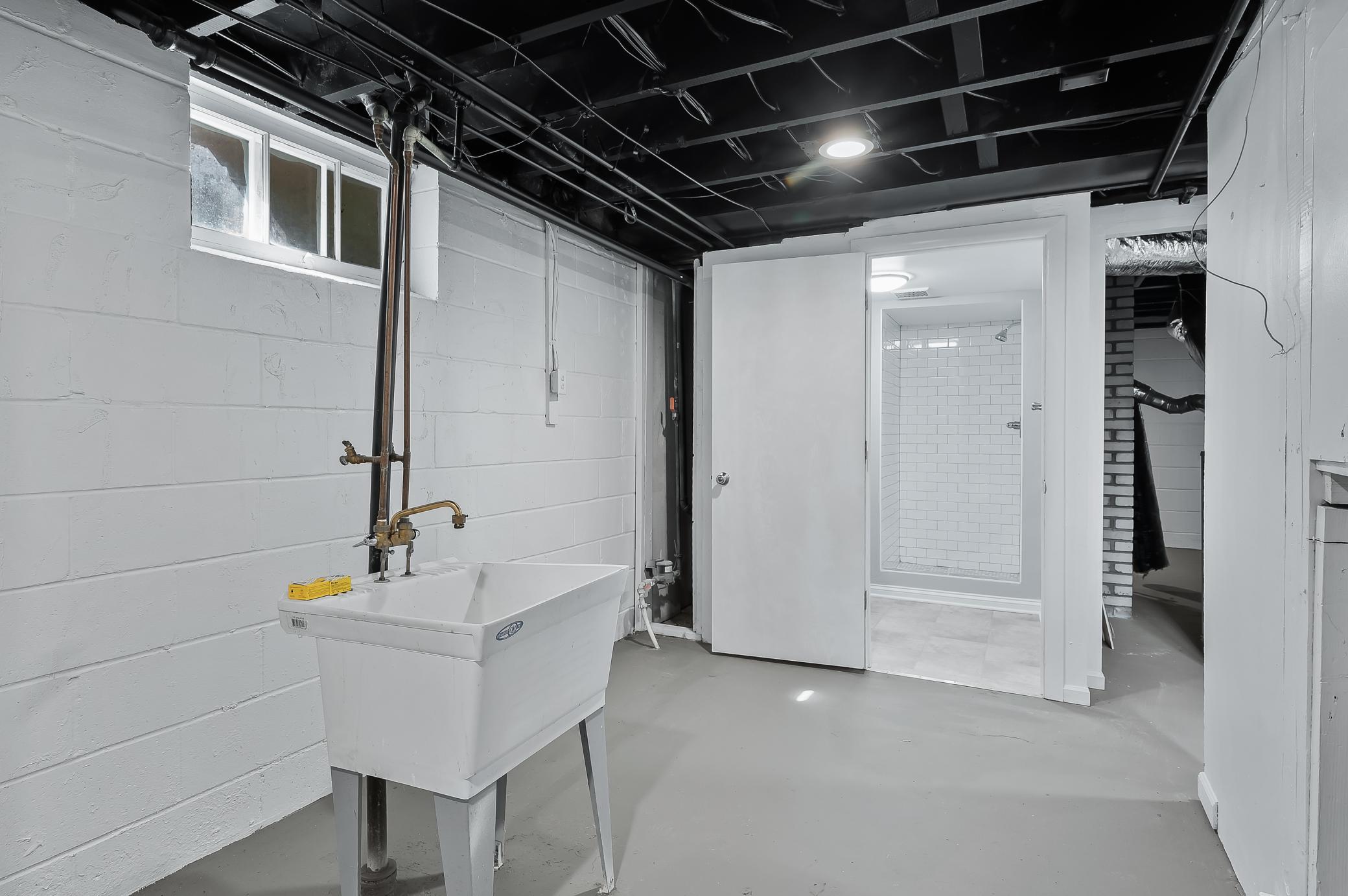 6107 Bryant Avenue N Property Photo 26