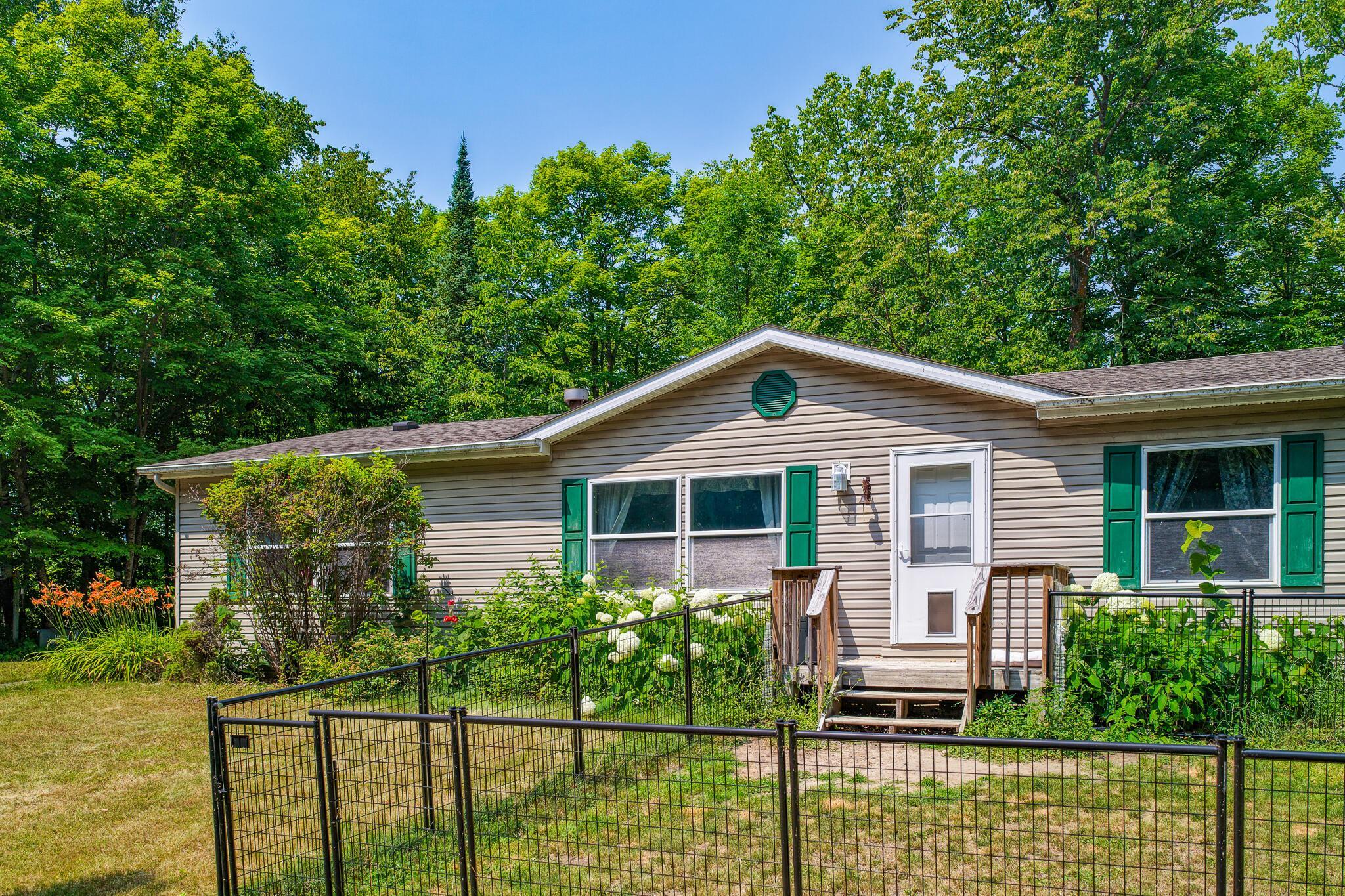 5053 Jeremy Drive Ne Property Photo 1