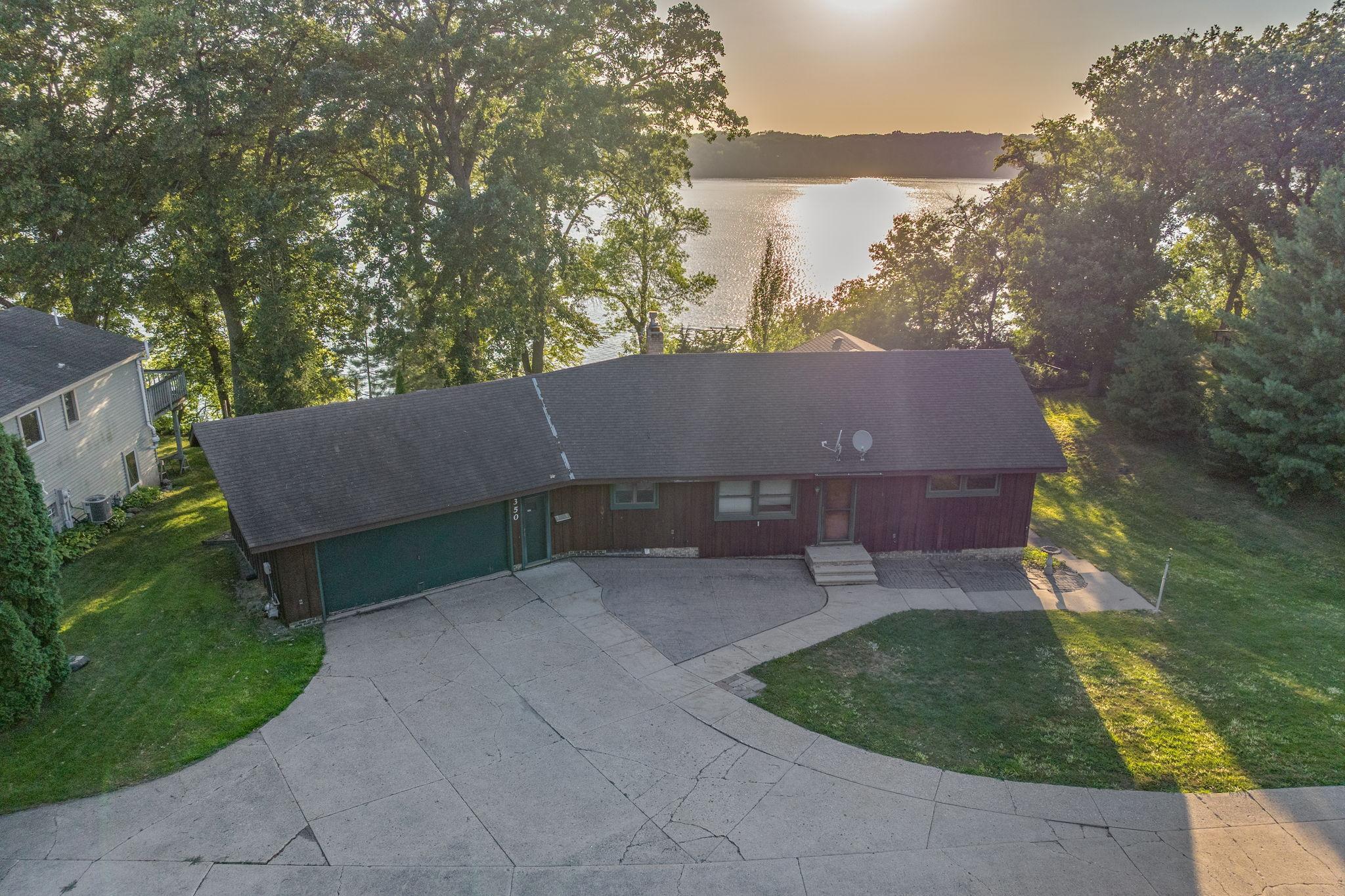 350 E Amber Lake Drive Property Photo 1