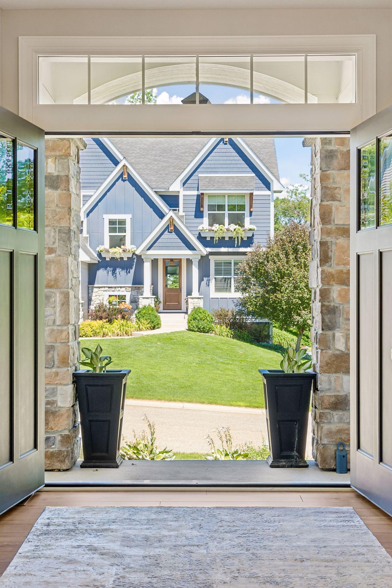 15805 43rd Place N Property Photo 4
