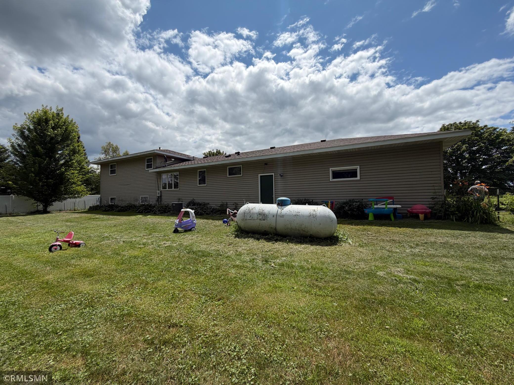 512 South Road Property Photo 4