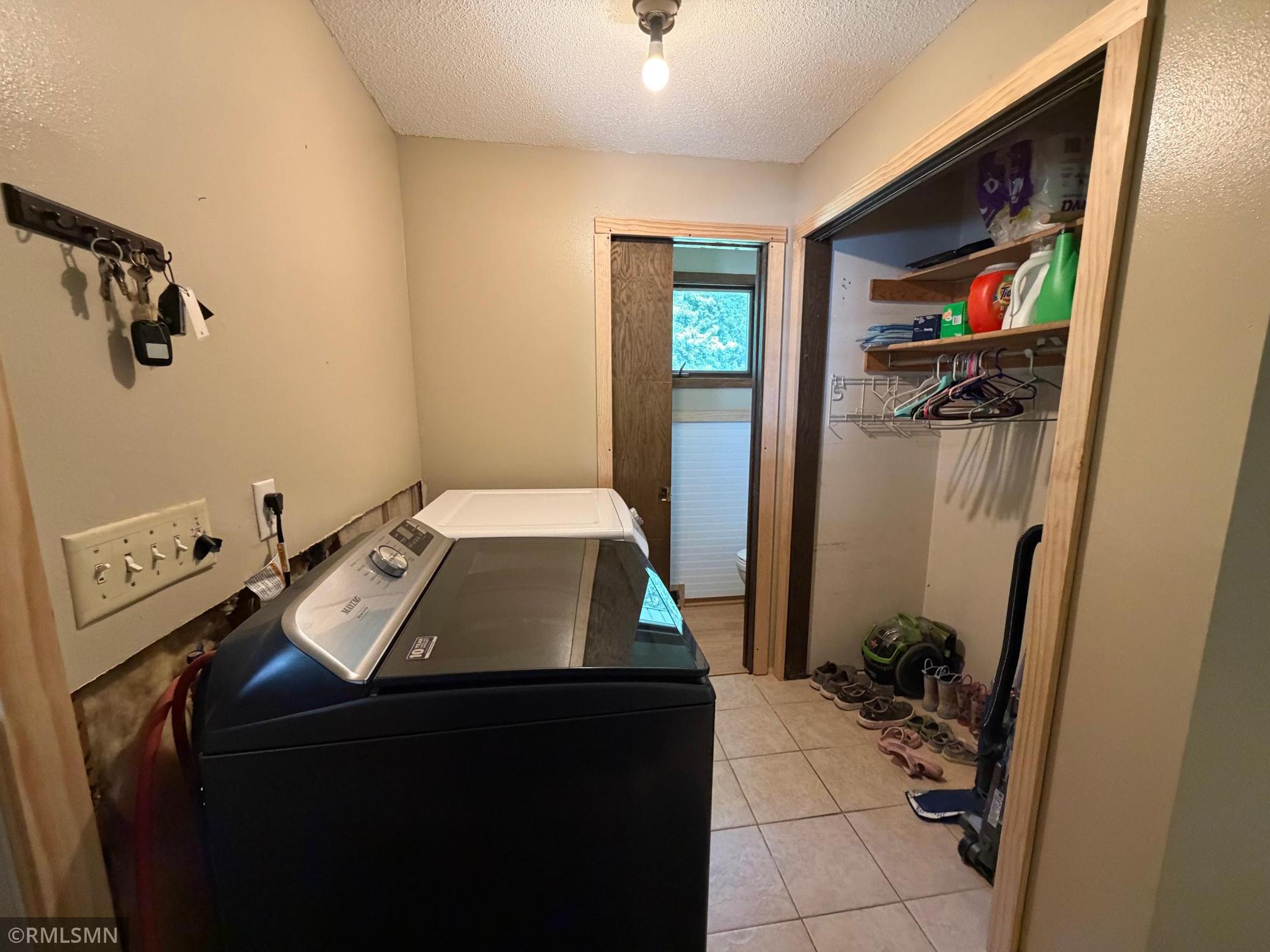 512 South Road Property Photo 11