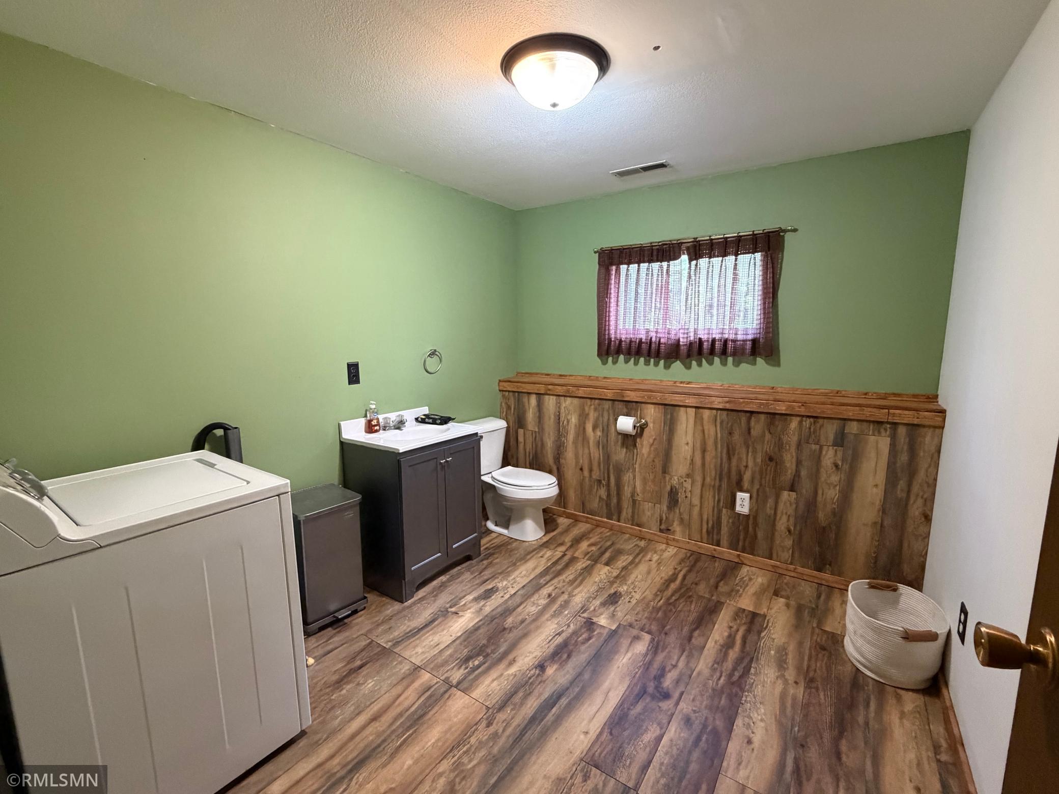 512 South Road Property Photo 25
