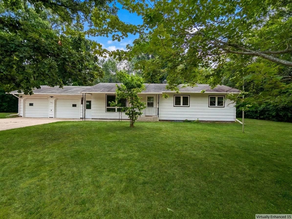 602 Wells Avenue N Property Photo 1