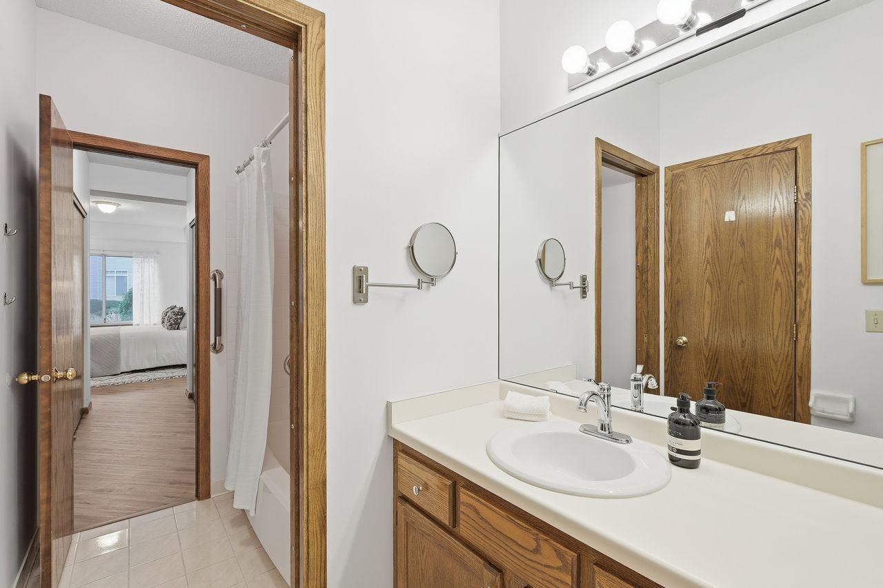 7440 Edinborough Way 4116 Property Photo 15
