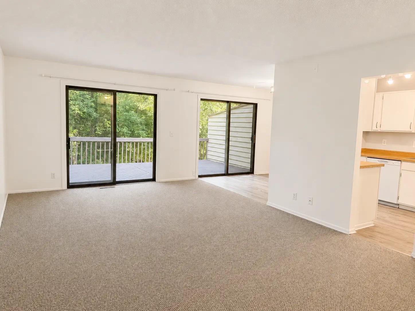 240 W Eagle Lake Drive Property Photo 3