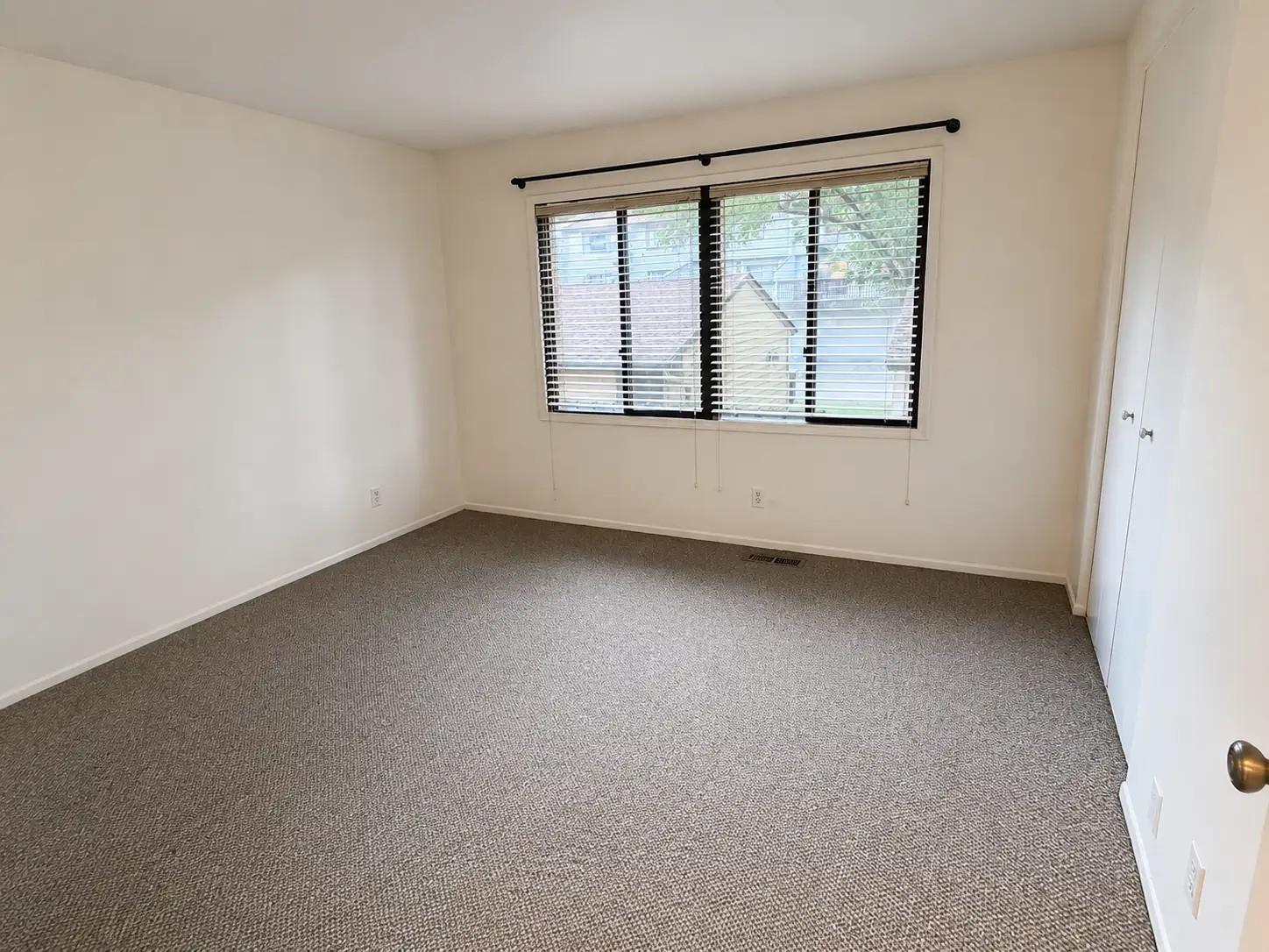 240 W Eagle Lake Drive Property Photo 4