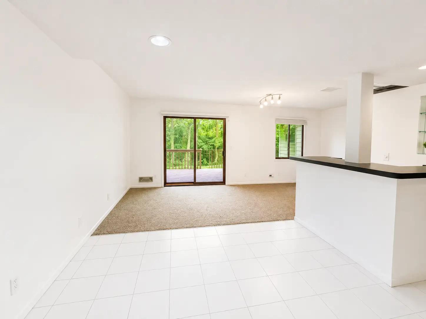 240 W Eagle Lake Drive Property Photo 8