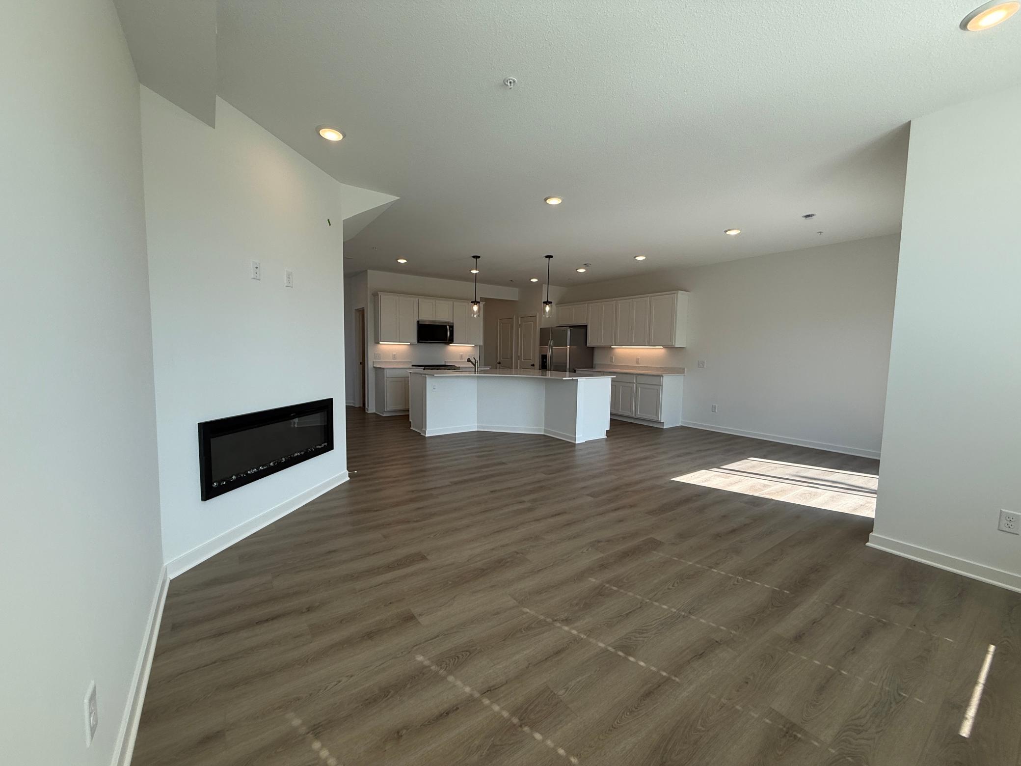 14943 Avondale View Property Photo 7