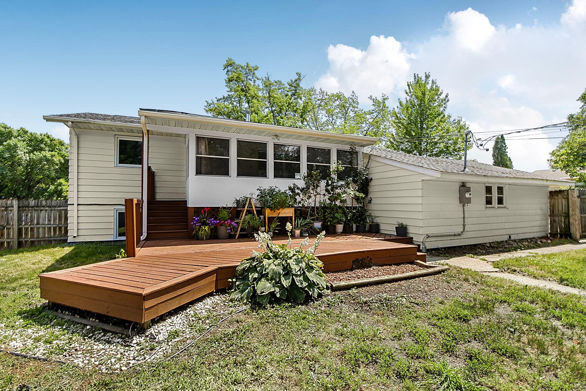 1005 25th Avenue N Property Photo 3