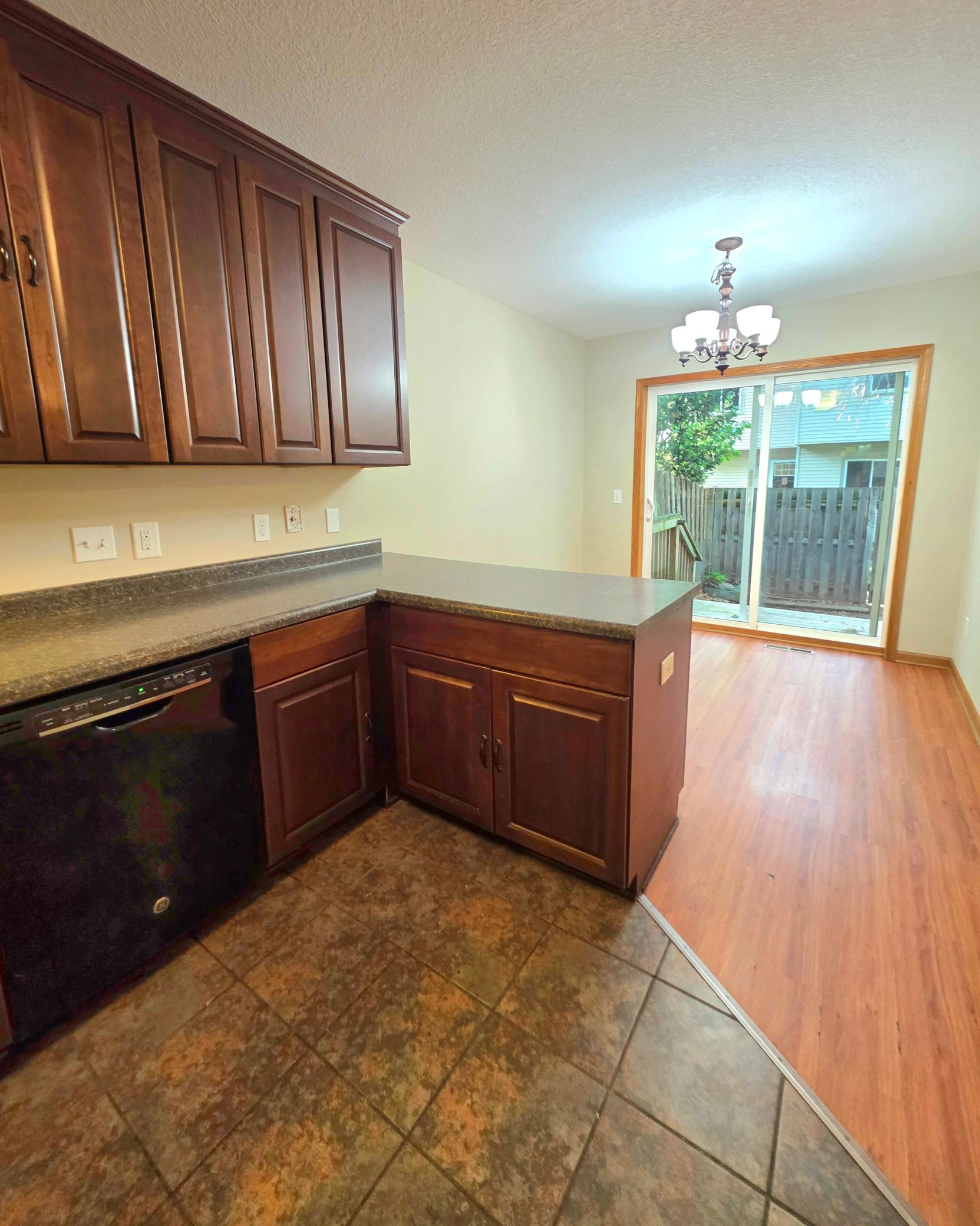 1527 Aspen Drive Property Photo 6