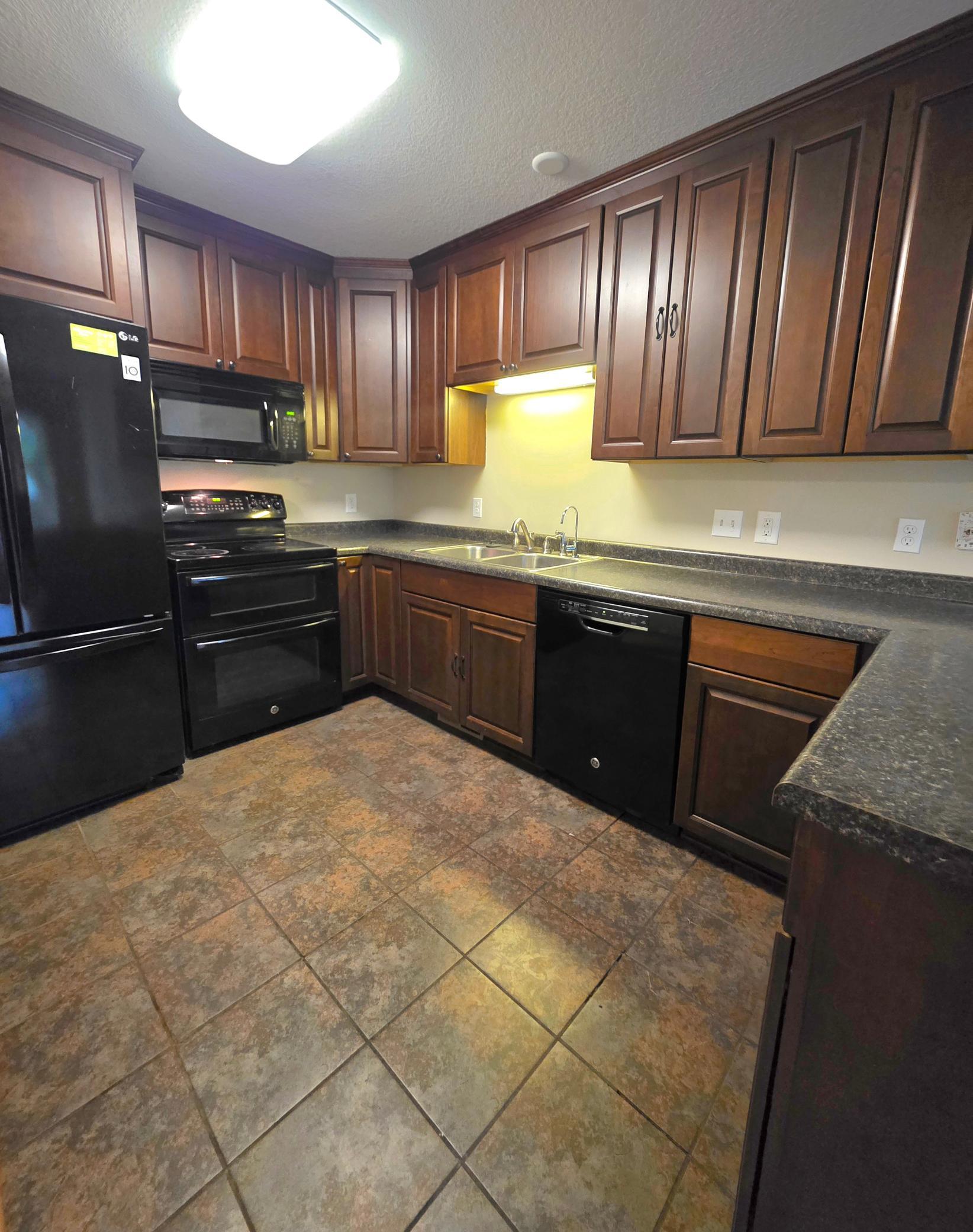1527 Aspen Drive Property Photo 7