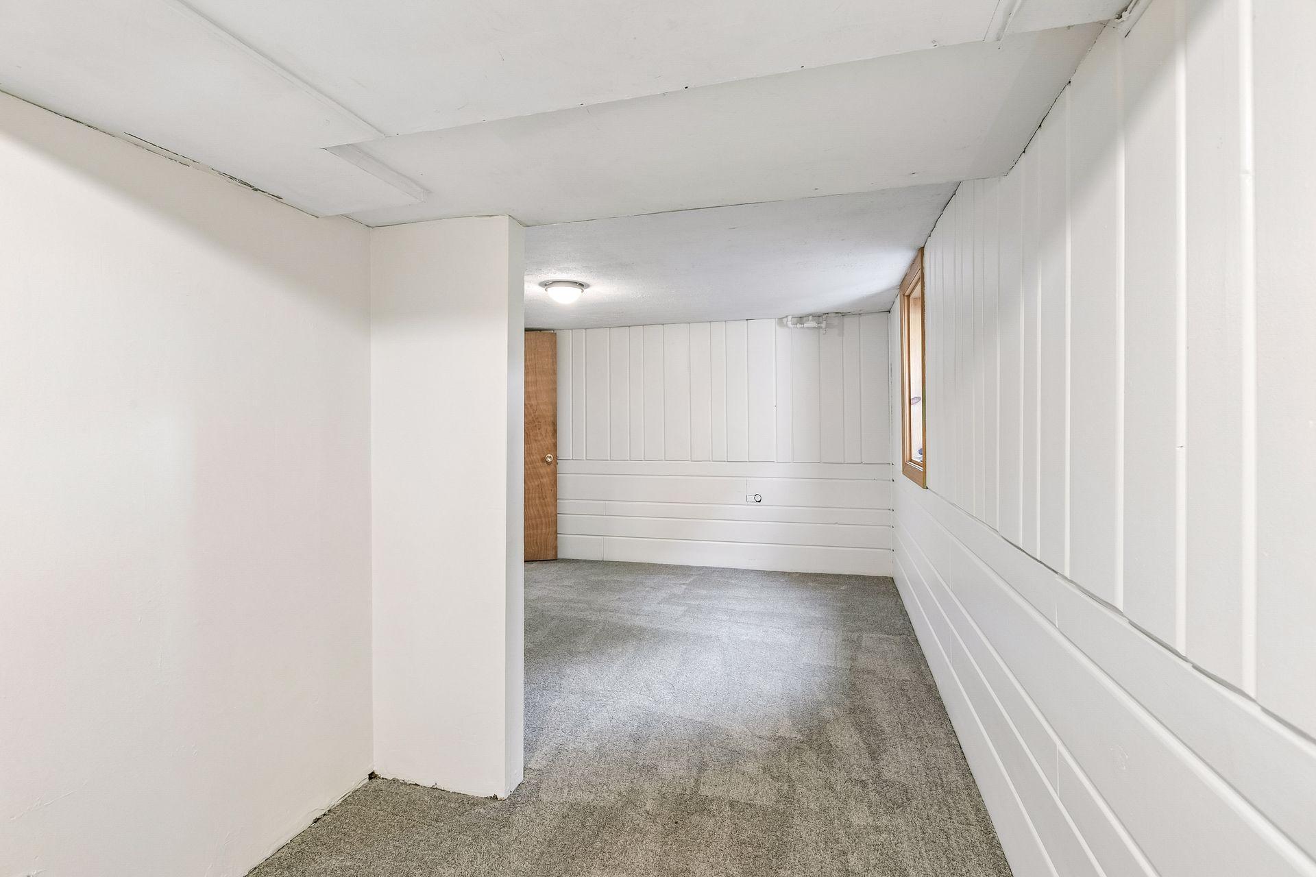 4731 Bryant Avenue N Property Photo 19