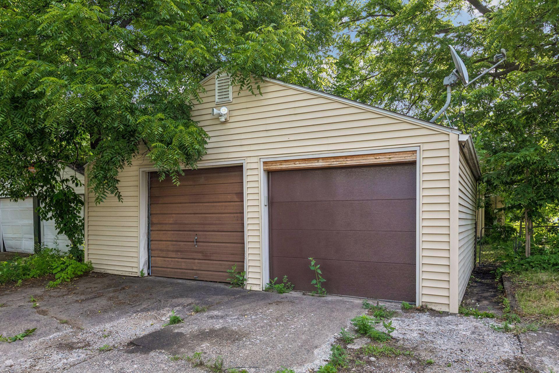 4731 Bryant Avenue N Property Photo 25
