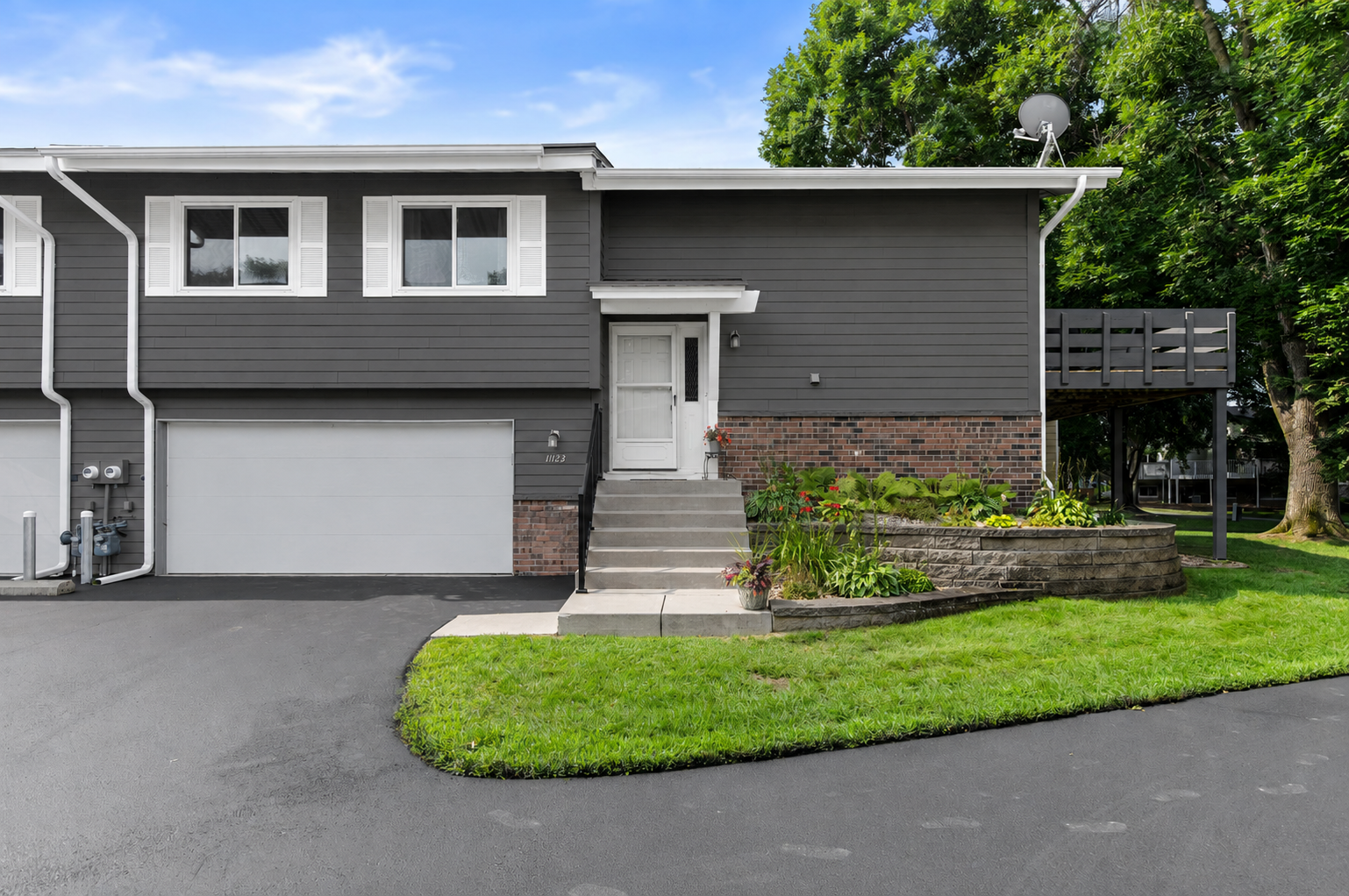 11123 Xavier Circle Property Photo 1