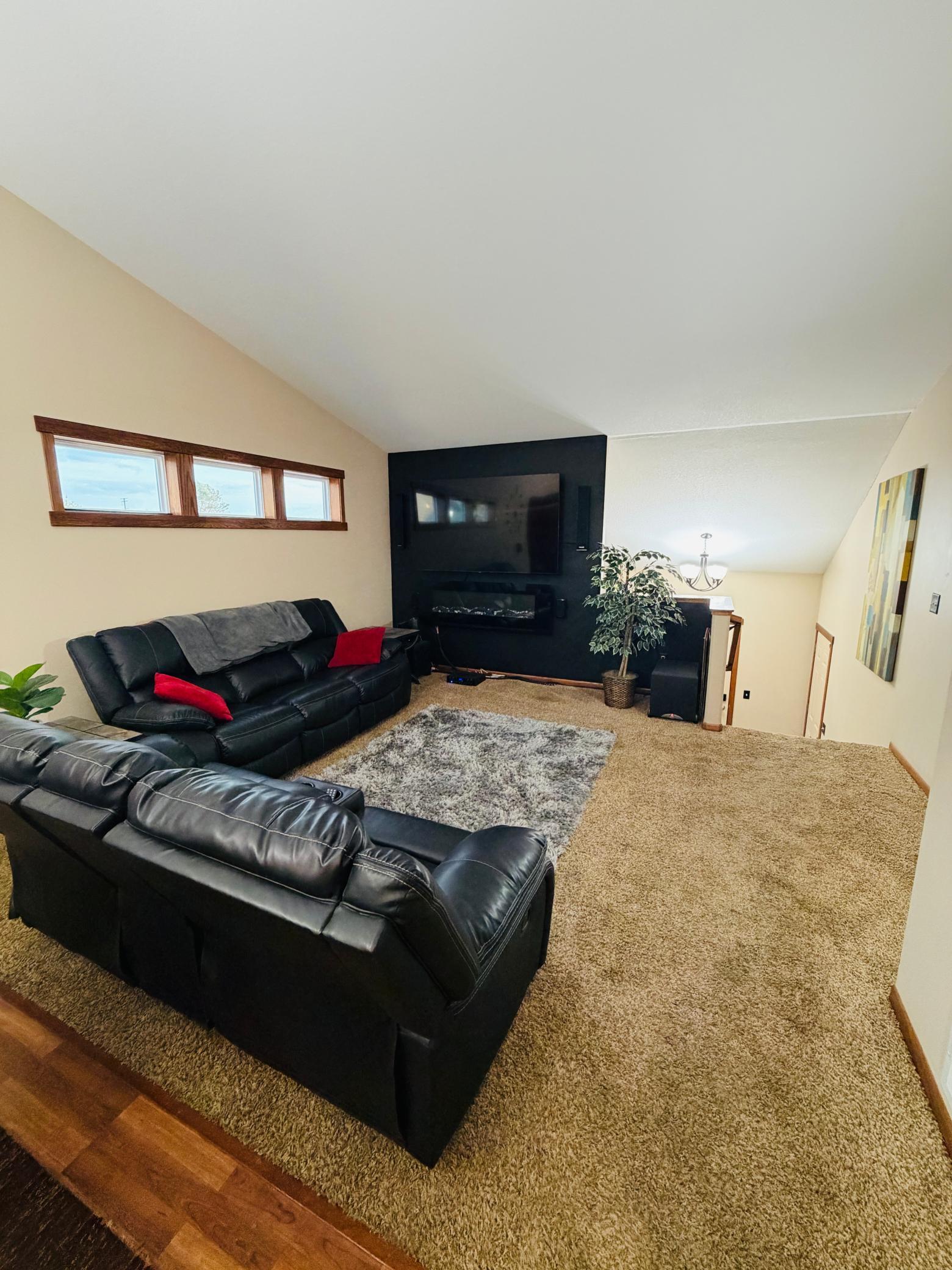 3826 Bear Ridge Avenue S Property Photo 4