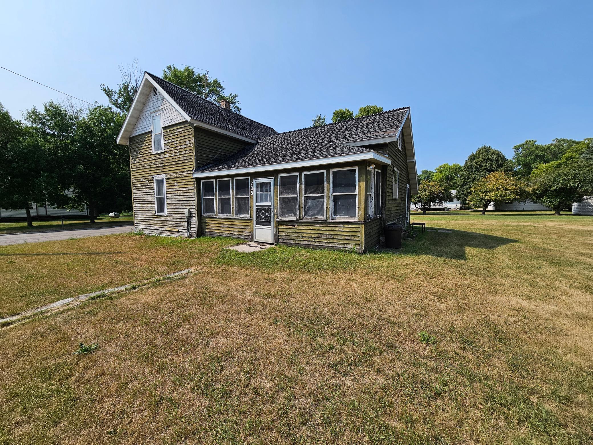 205 5th Avenue Nw Property Photo 2