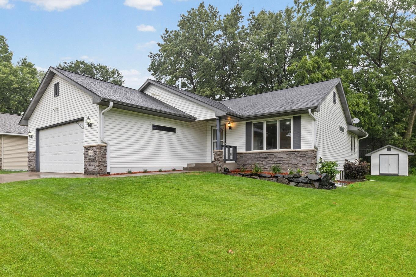 2082 Cowern Place E Property Photo 1