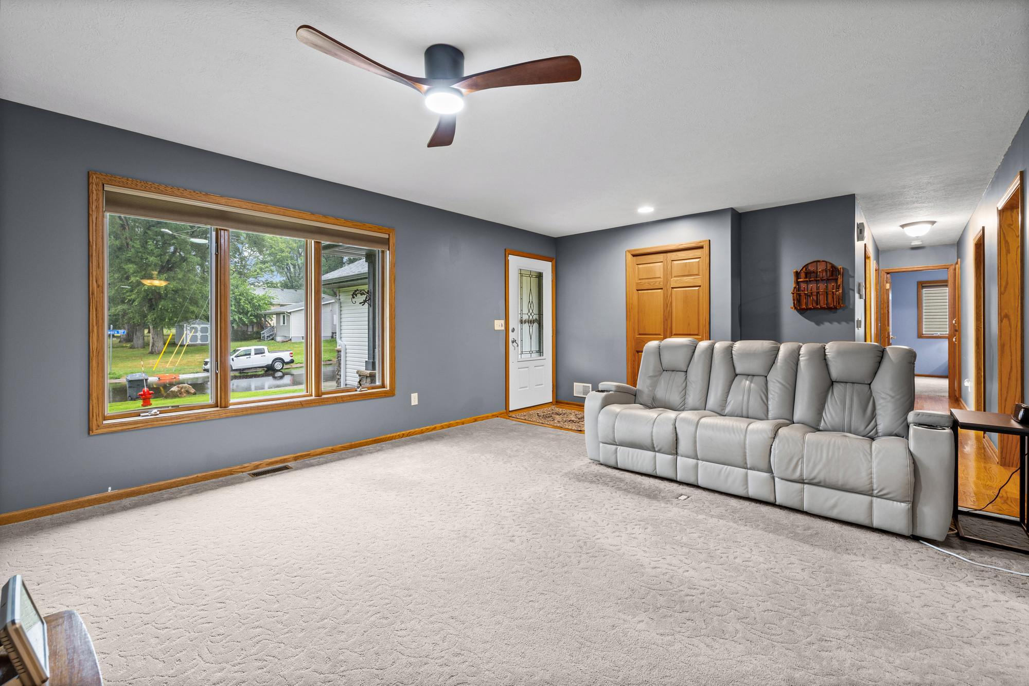 2082 Cowern Place E Property Photo 3