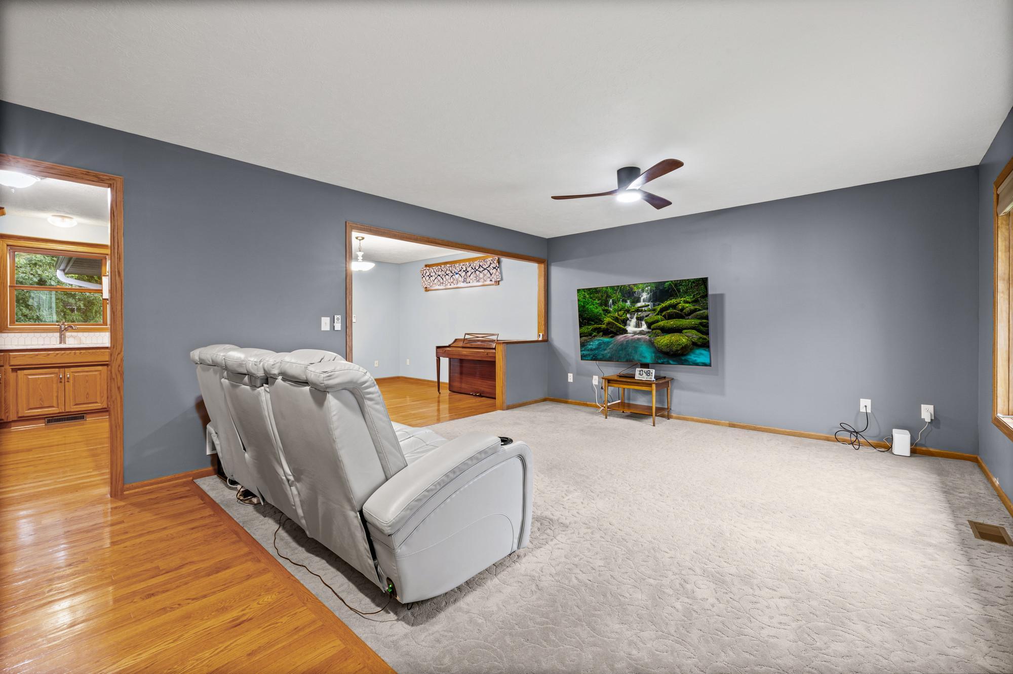 2082 Cowern Place E Property Photo 4