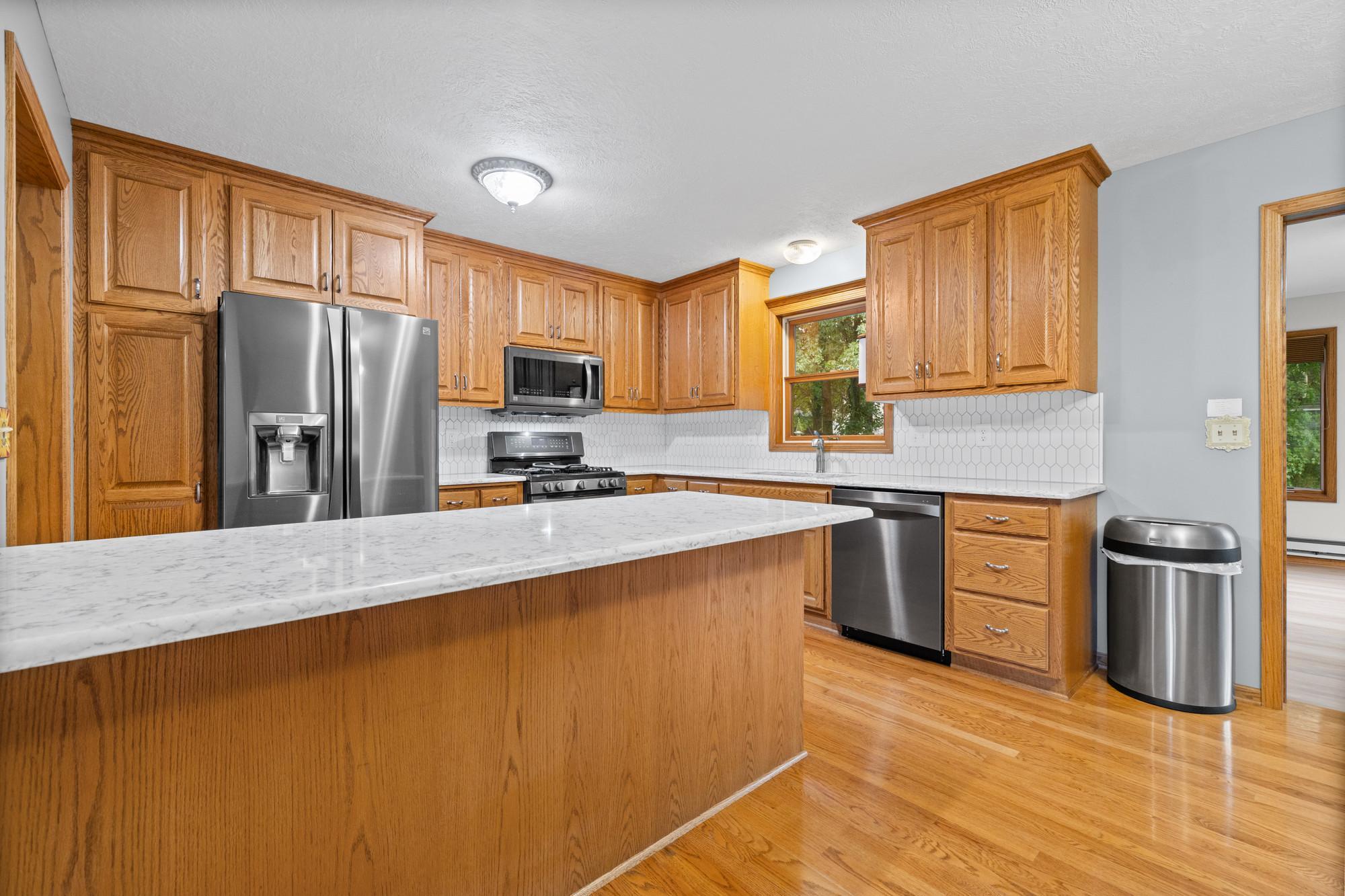 2082 Cowern Place E Property Photo 5
