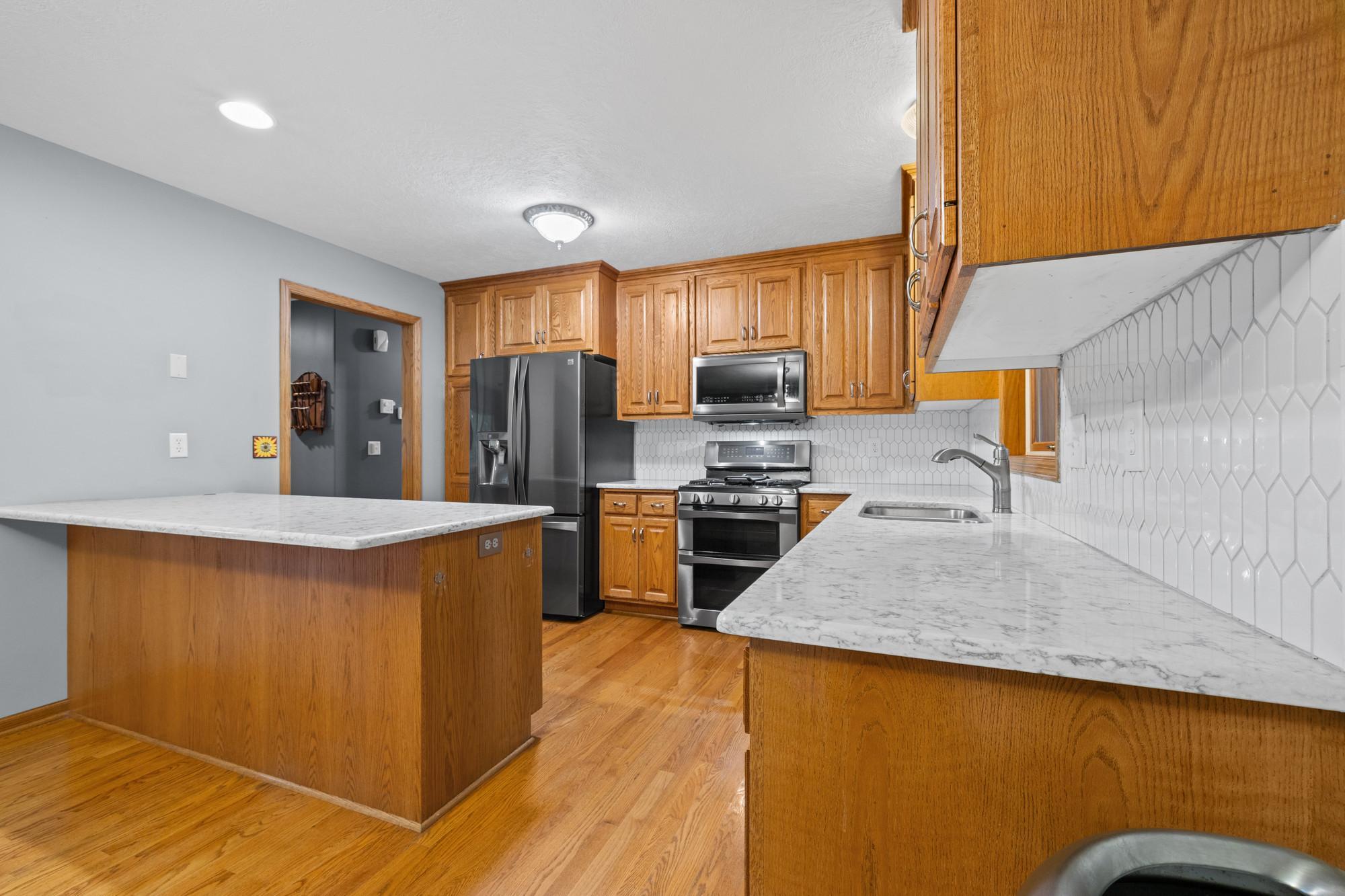2082 Cowern Place E Property Photo 9