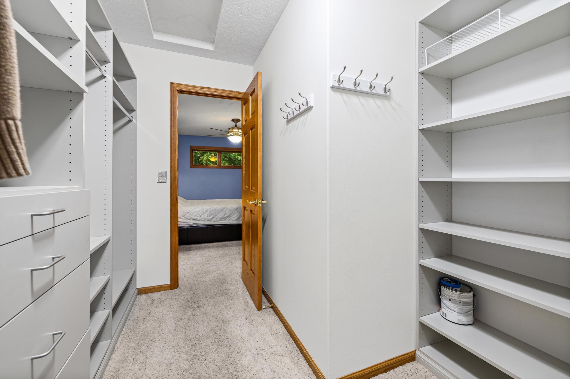 2082 Cowern Place E Property Photo 14