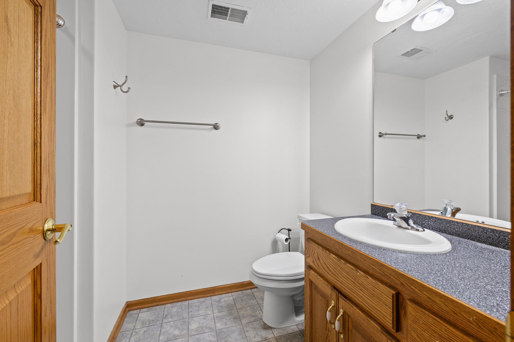 2082 Cowern Place E Property Photo 22