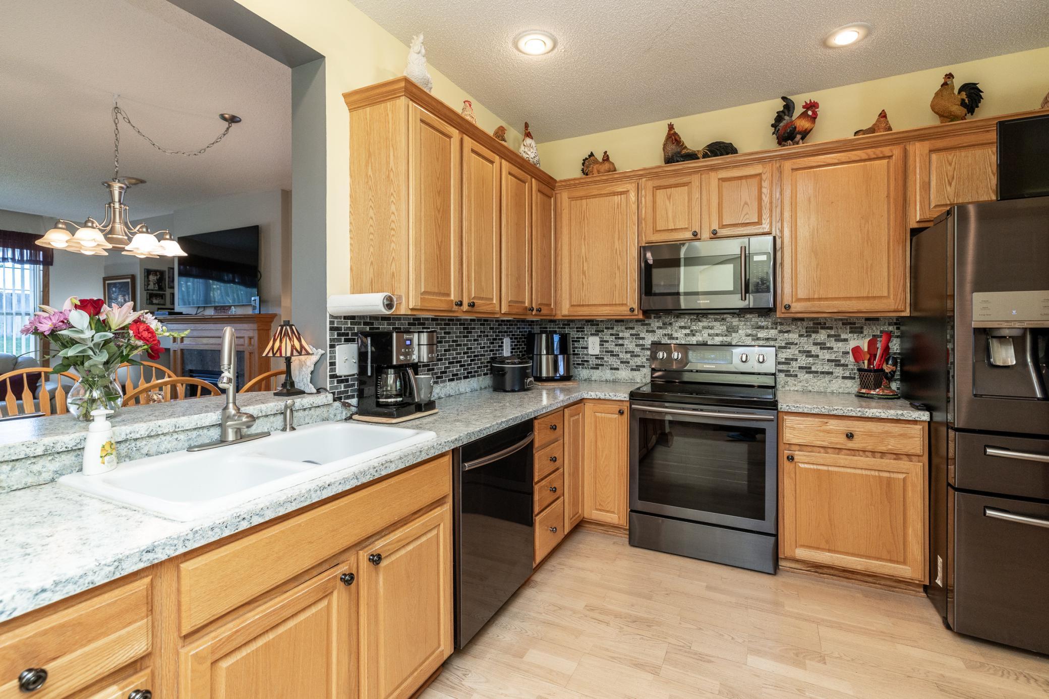 15053 Dutchman Way Property Photo 10