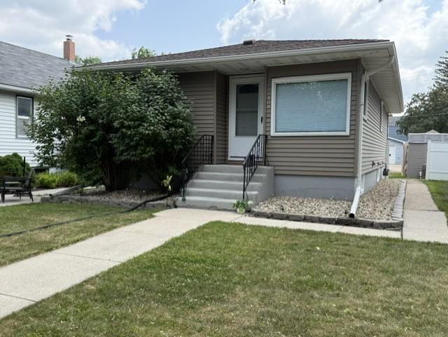 408 8th Street N Property Photo 1
