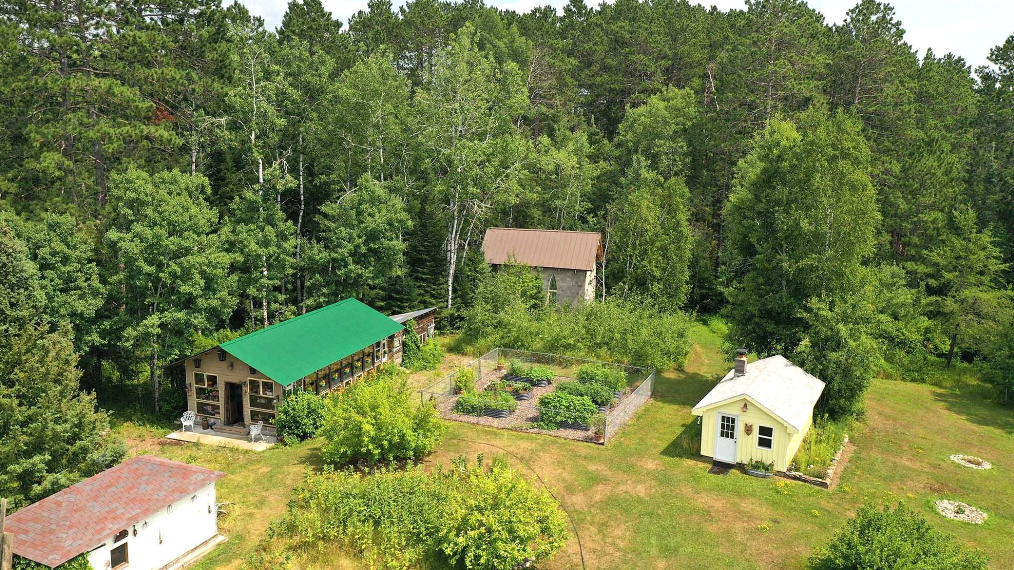 8468 N Ahlstrand Road Property Photo 5