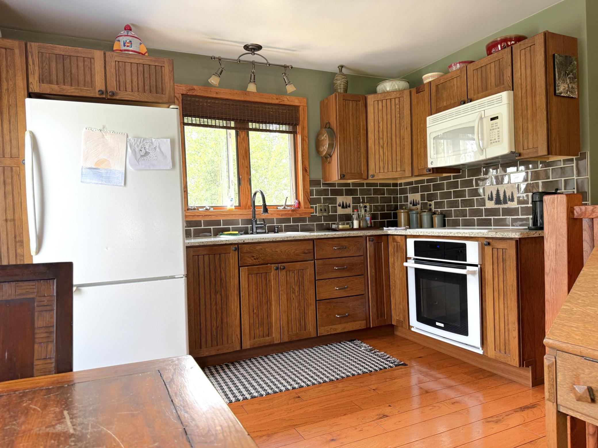 8468 N Ahlstrand Road Property Photo 6
