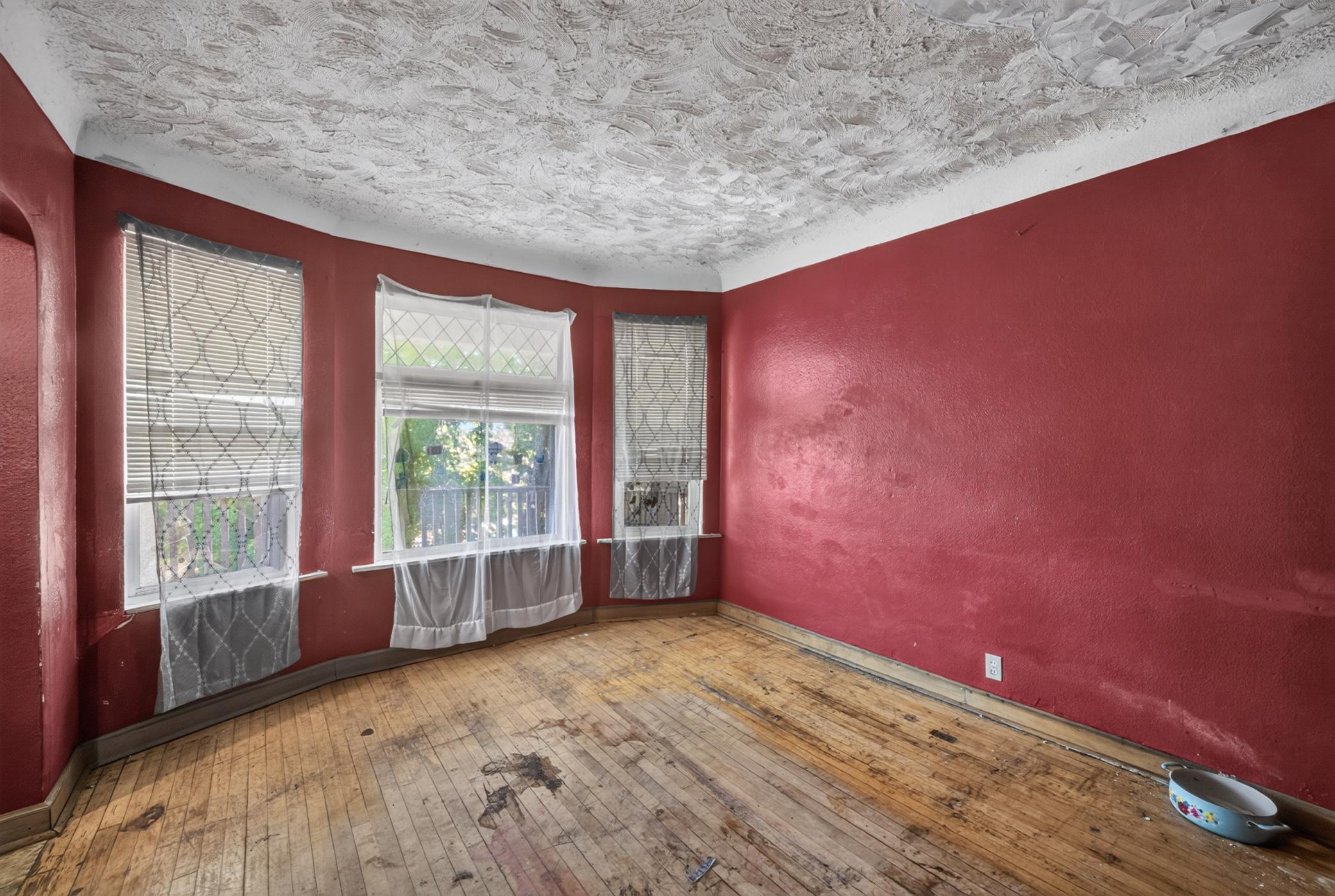 2317 W 4th Street Property Photo 6
