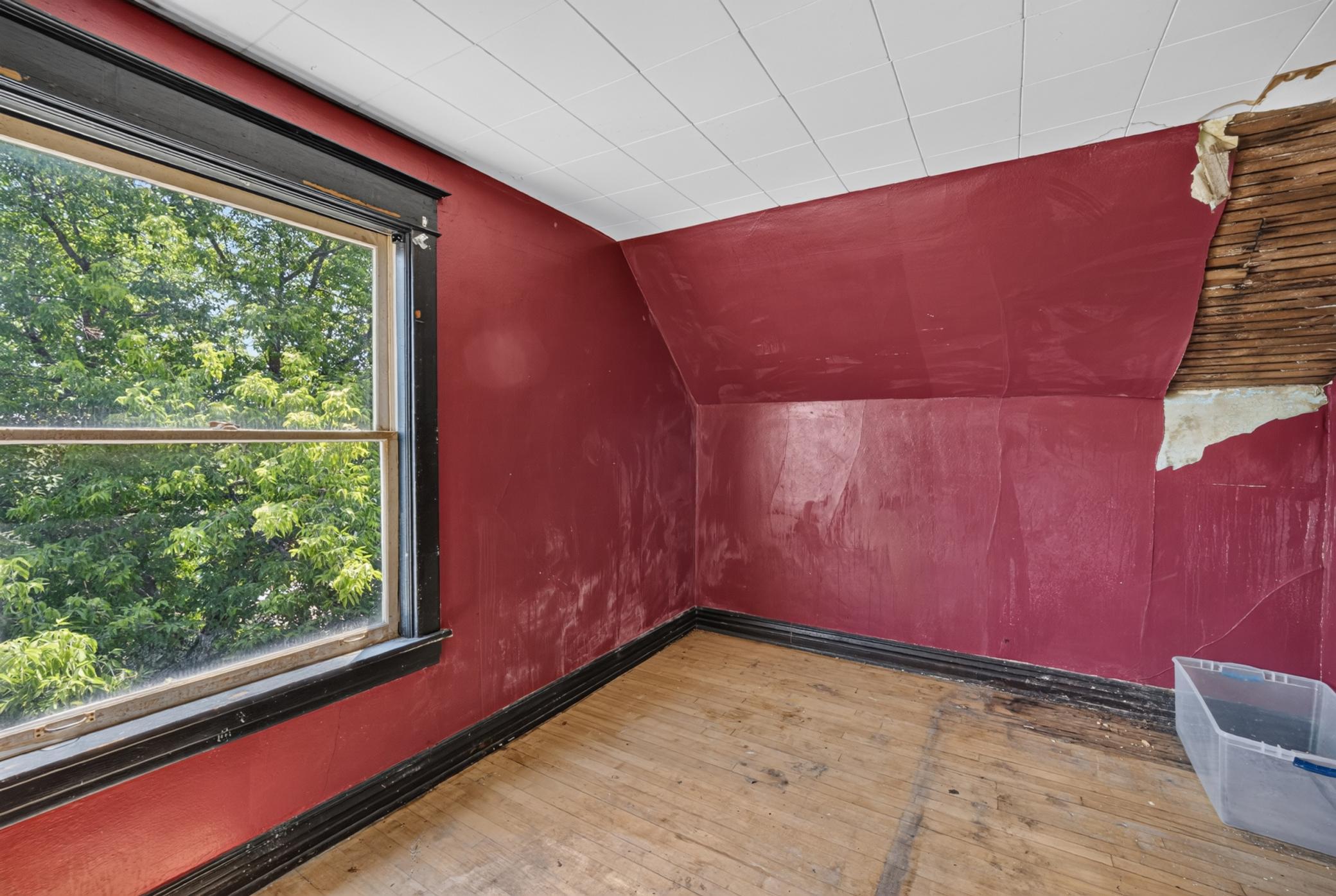2317 W 4th Street Property Photo 8