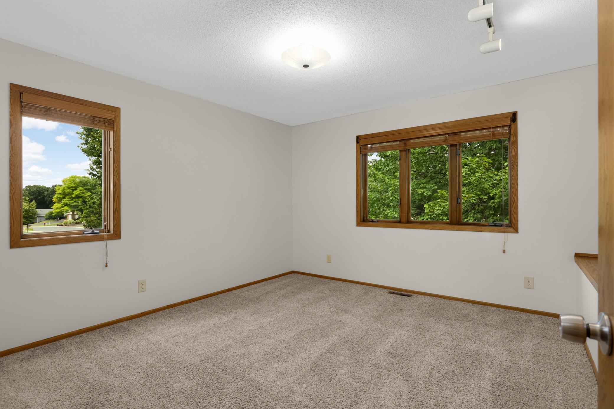 2064 Pin Oak Drive Property Photo 17