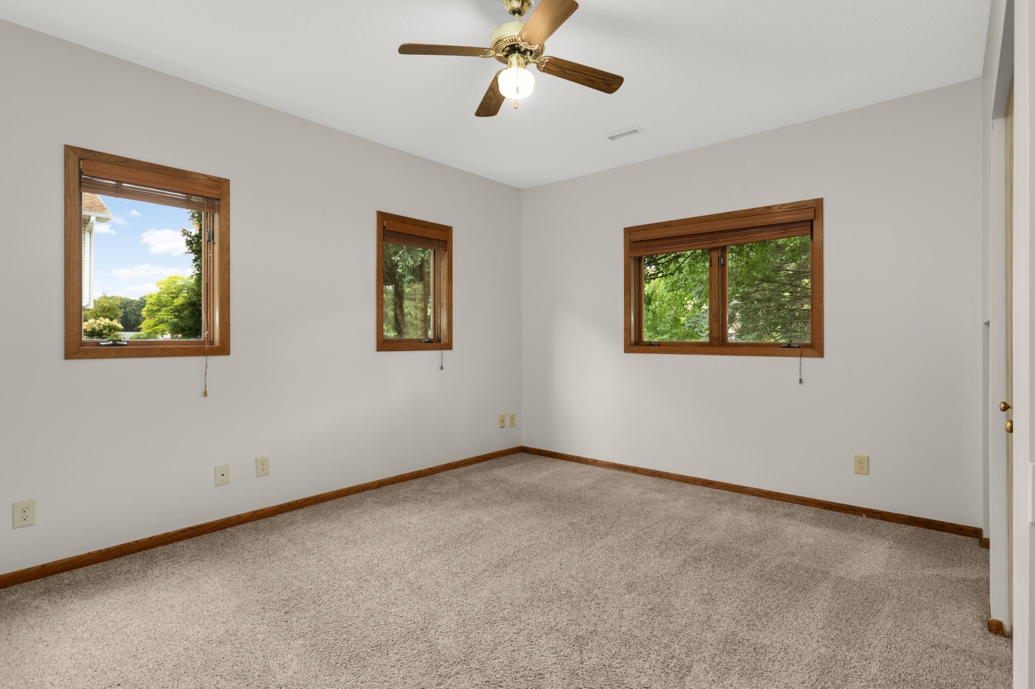 2064 Pin Oak Drive Property Photo 33