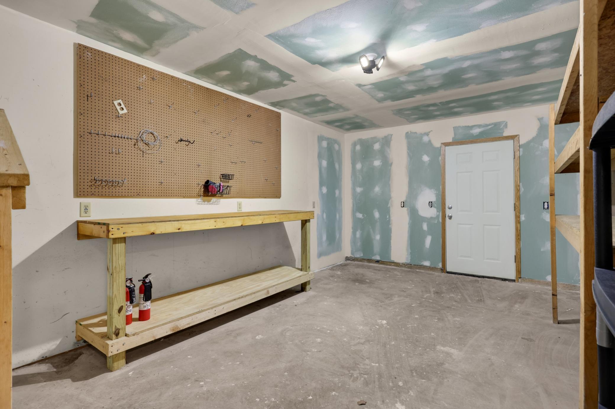 2064 Pin Oak Drive Property Photo 46