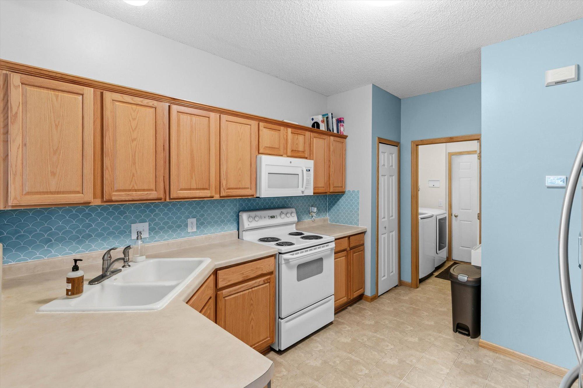 906 Village Parkway Property Photo 6