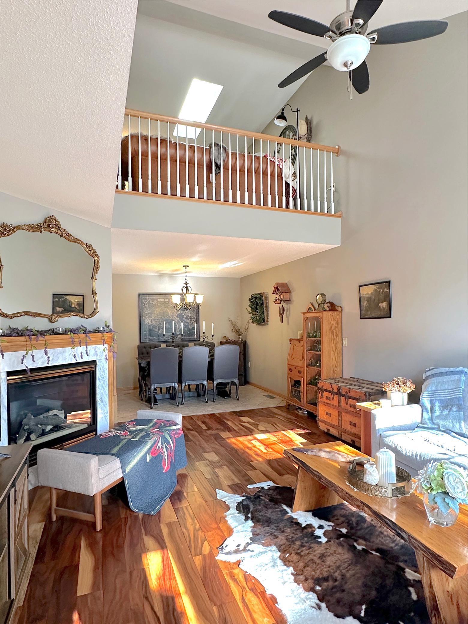 2352 Oakridge Circle Property Photo 3
