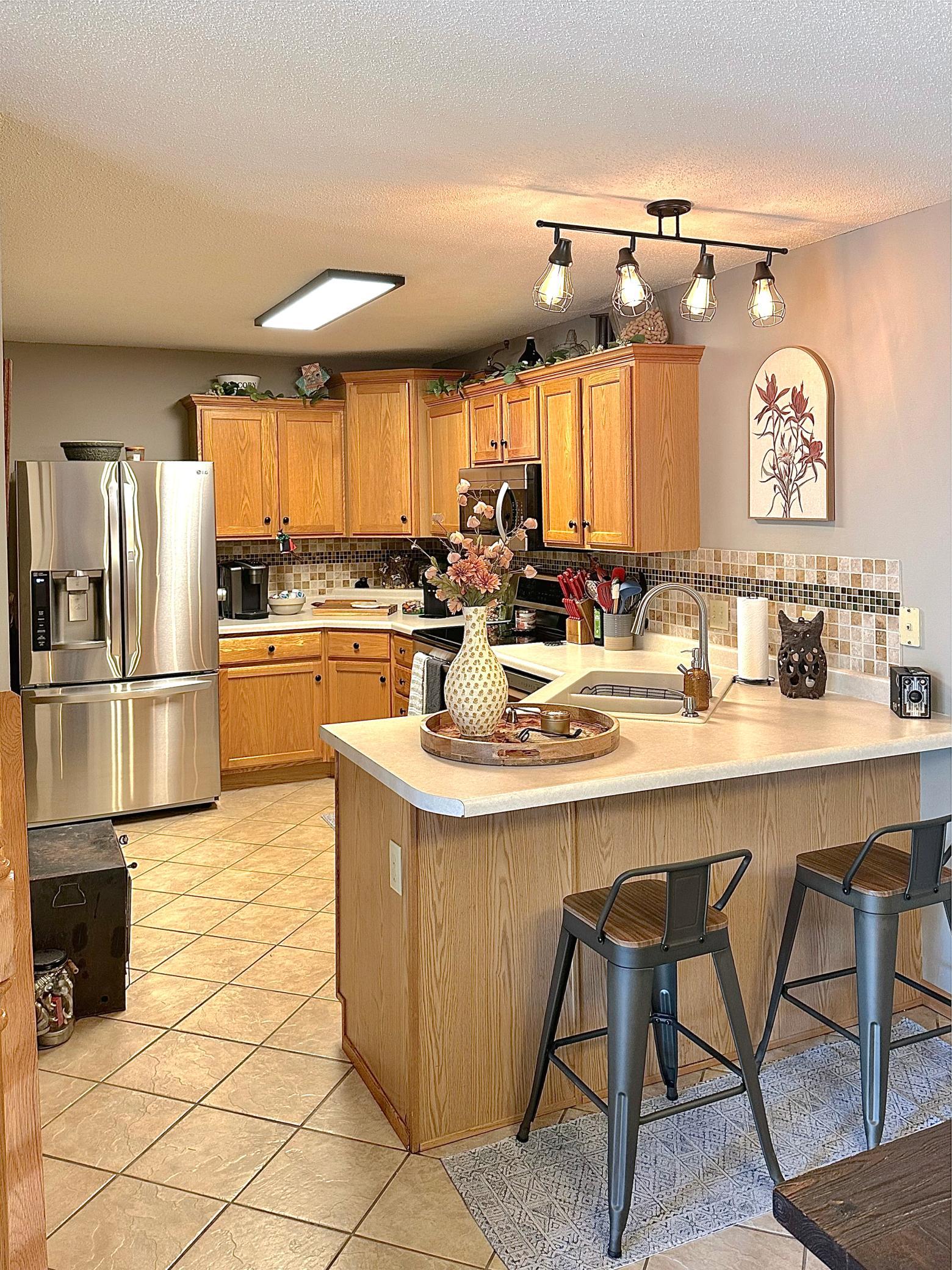 2352 Oakridge Circle Property Photo 8