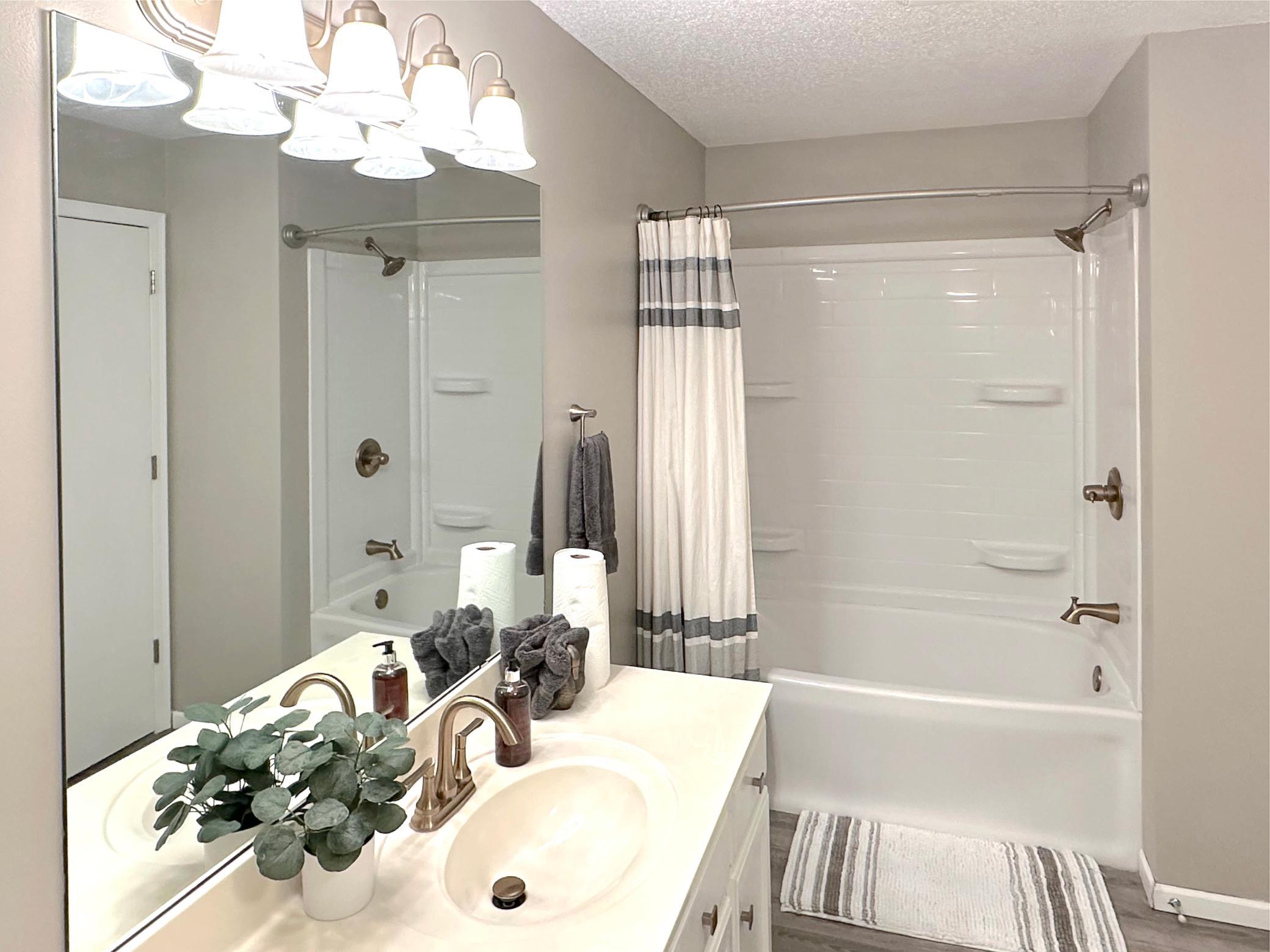 2352 Oakridge Circle Property Photo 18