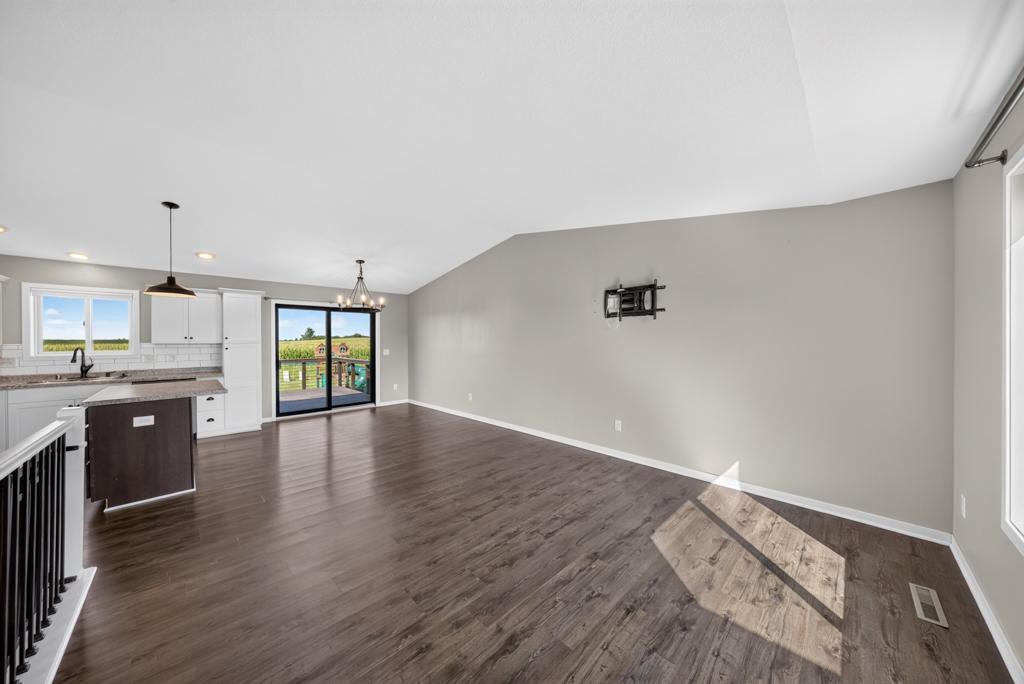 57 4th Avenue Se Property Photo 8