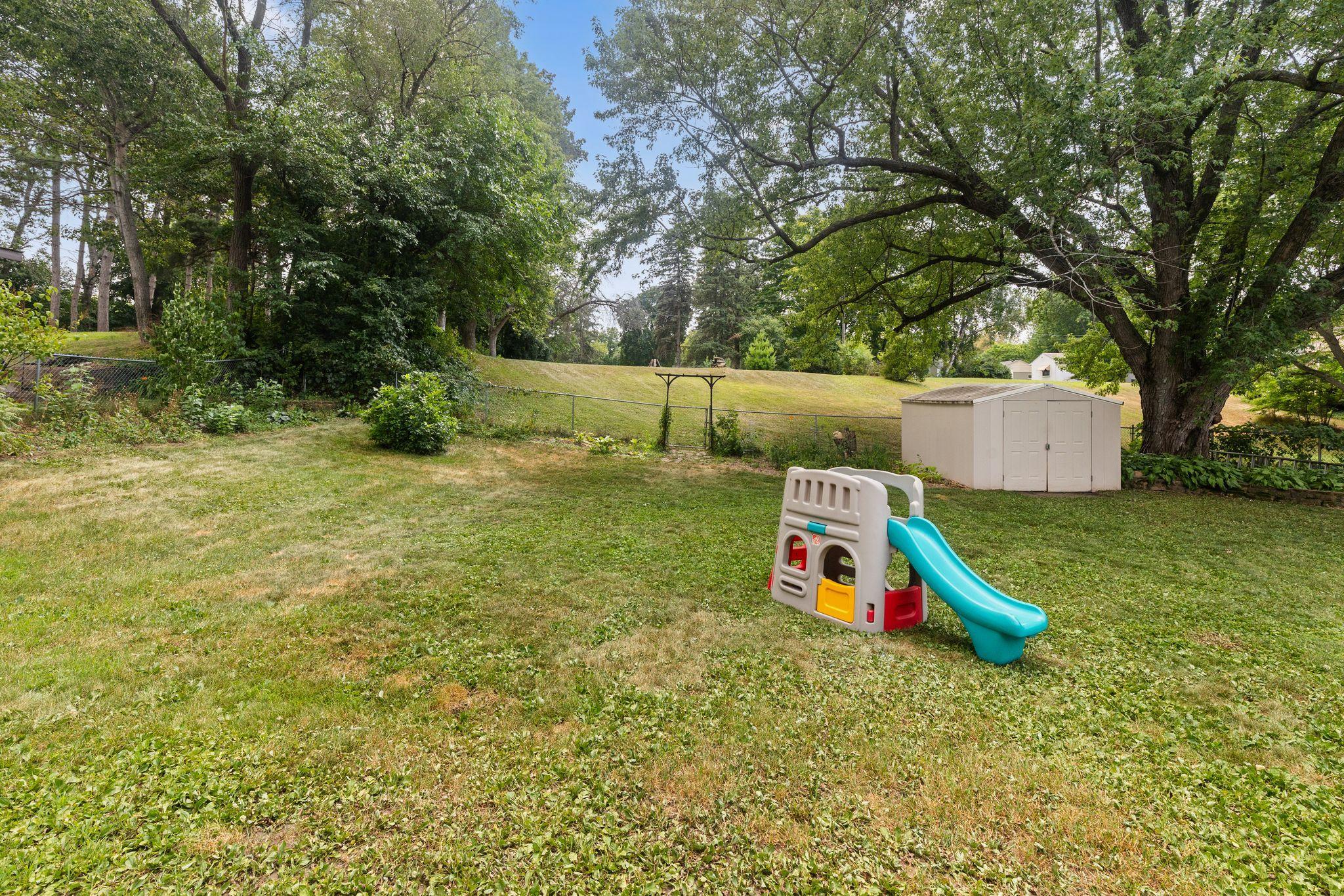 1716 County Road C E Property Photo 31