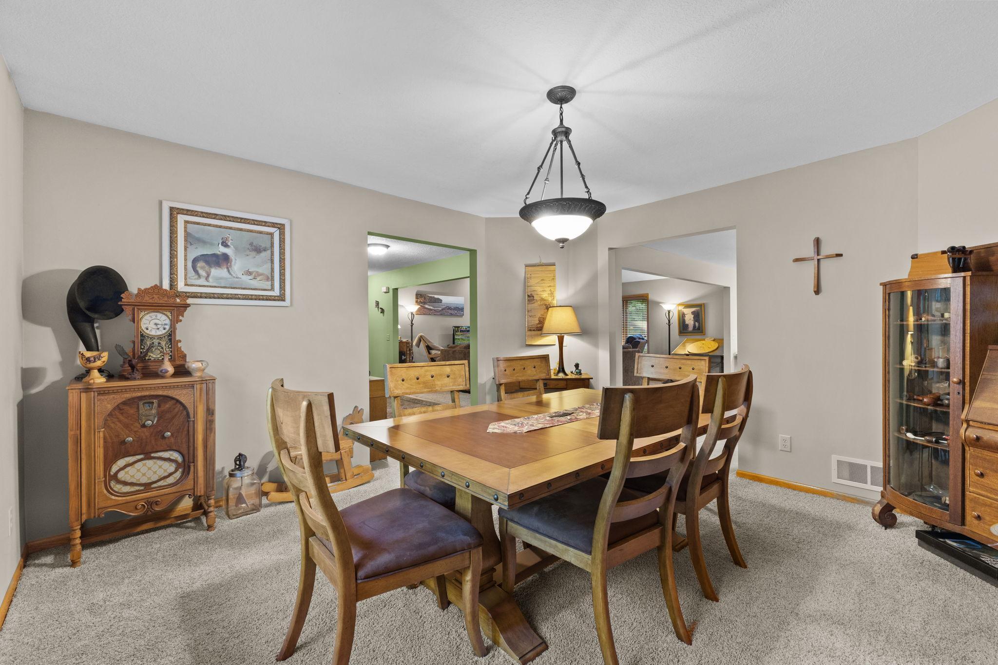 7995 Trappers Turn Property Photo 13