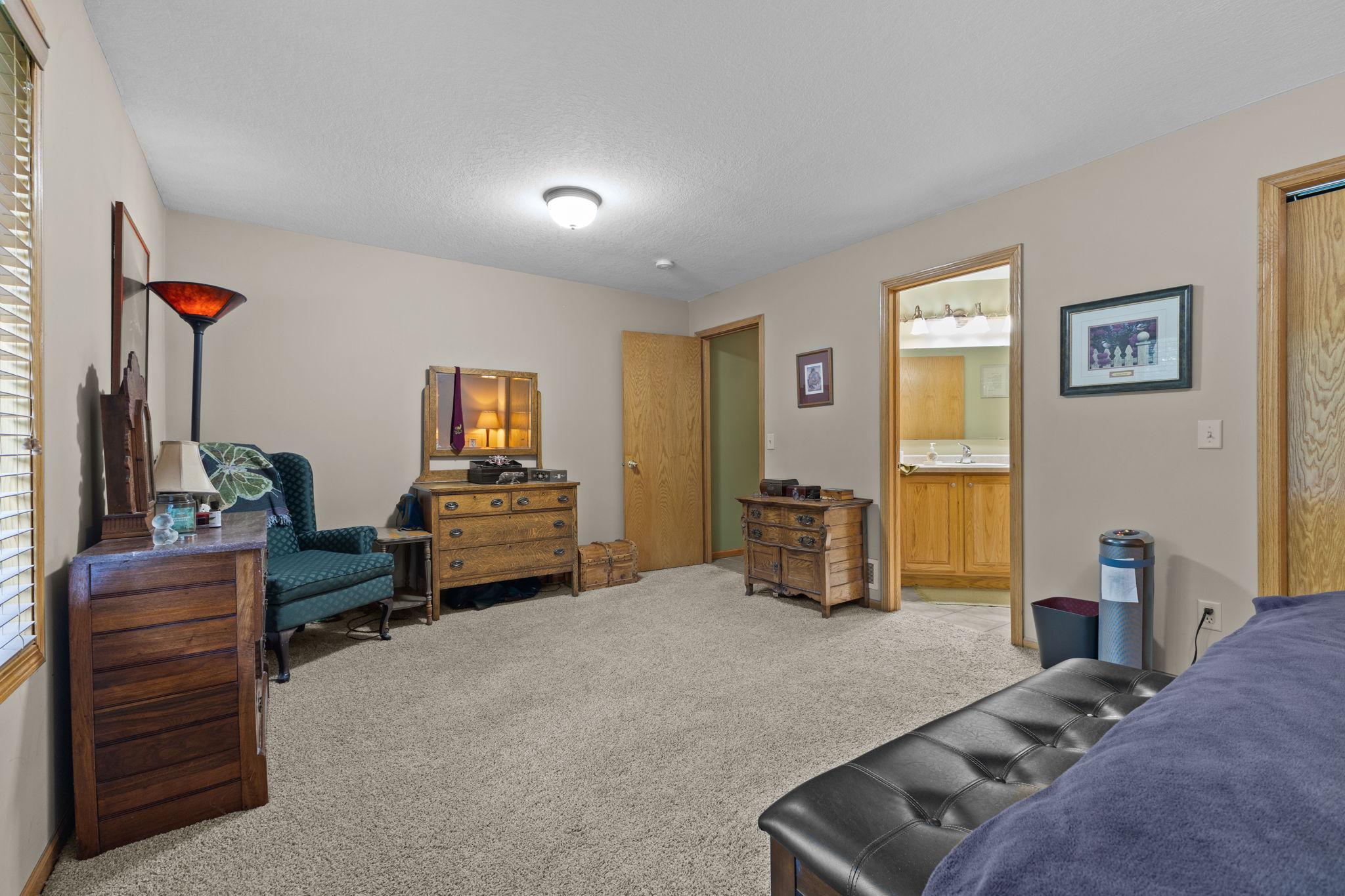 7995 Trappers Turn Property Photo 32