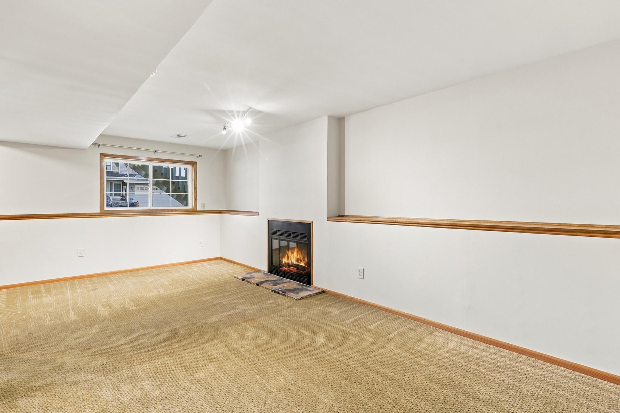 6512 Gray Fox Curve Property Photo 21