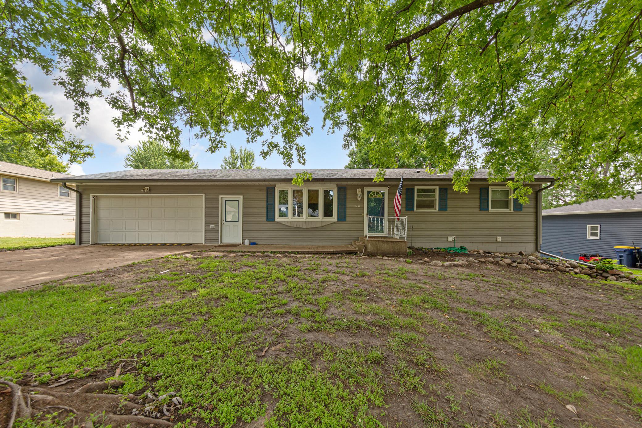 1401 Summer Lane Property Photo 3