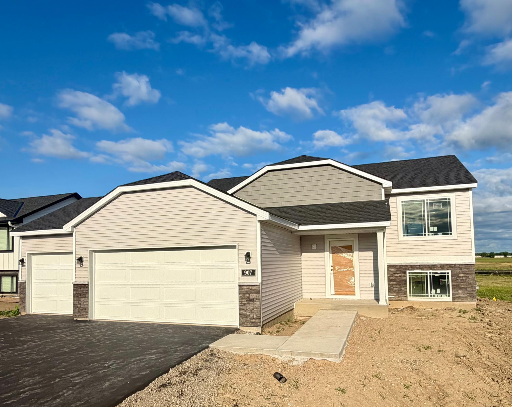 907 Misty Meadow Boulevard Property Photo 1