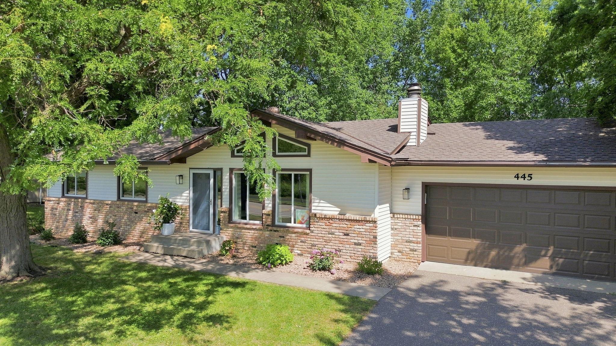 445 Gramsie Road Property Photo 1