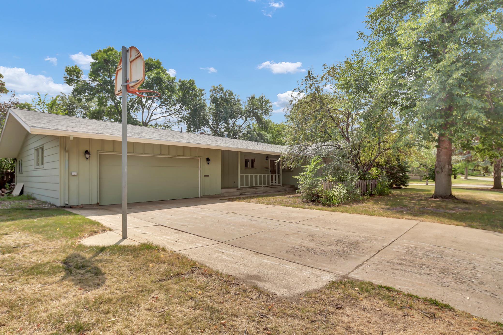 1000 24th Avenue N Property Photo 2